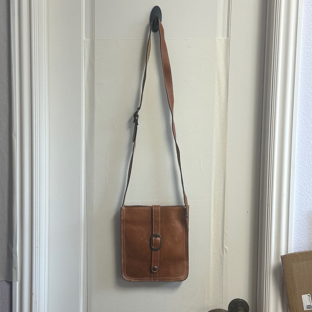 Patricia Nash Brown Leather Crossbody Bag Buckle Detail‎ Adjustable Strap